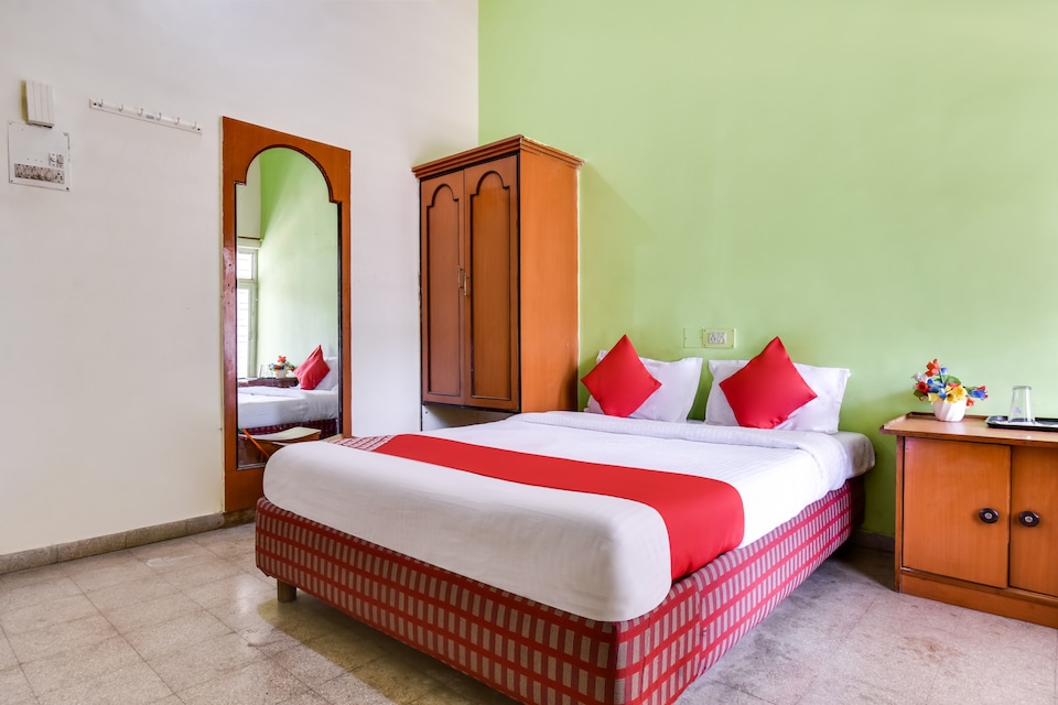 OYO 72923 Hotel Girija, Waluj, Aurangabad