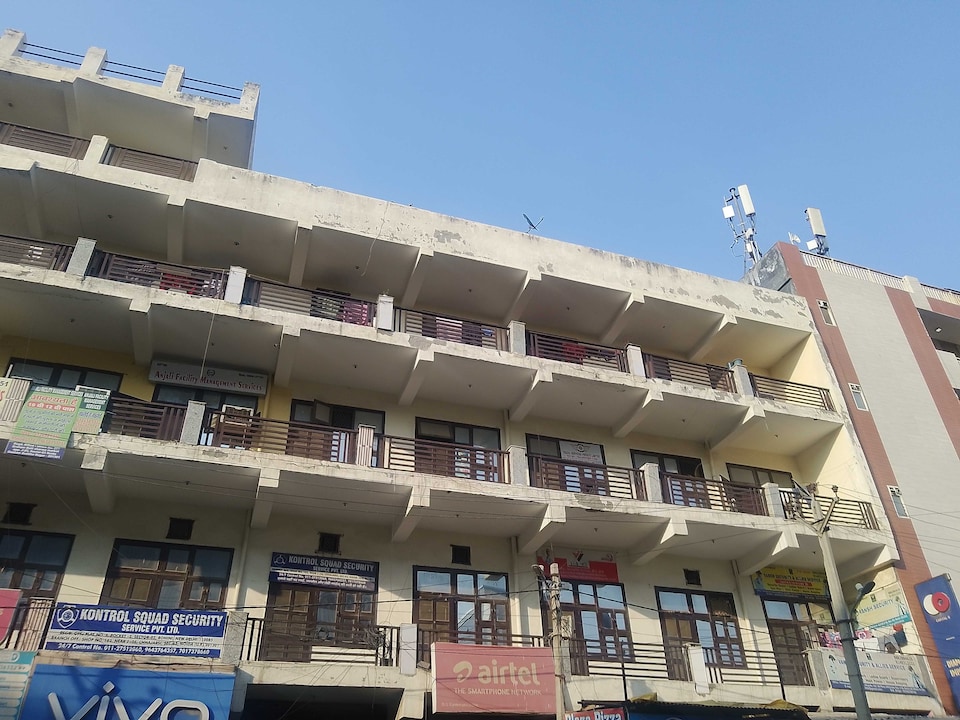 OYO Vinayak DI , Noida City, Noida