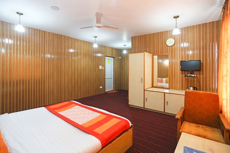 OYO 6115 The Kaisar, Rajbagh Srinagar, Srinagar