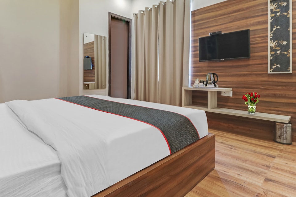 OYO Townhouse 940 J K Classic, Ranjit Avenue Amritsar, Amritsar