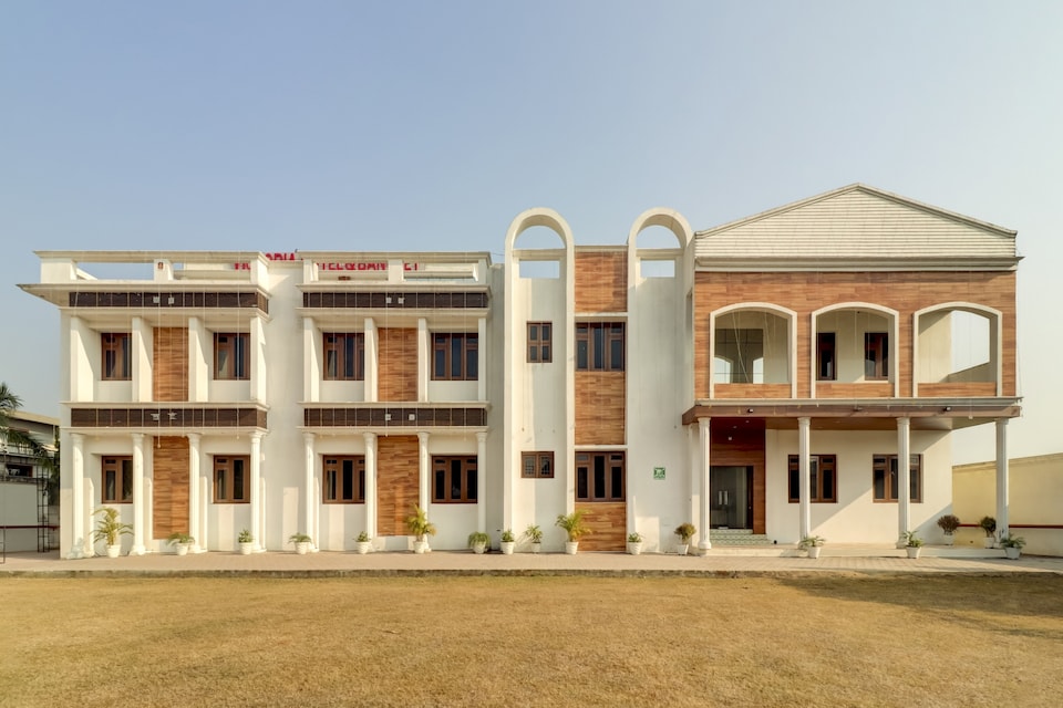 Capital O 73006 Victoria Hotel Banquets Hall And Restraurent, Moradabad, Moradabad