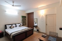 OYO Fantasy Resorts Near Juhu Beach