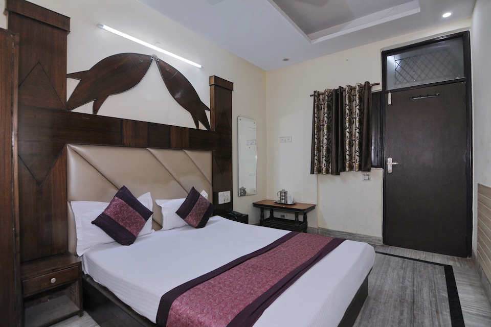 Live Under DEL4910, Paharganj Delhi, Delhi