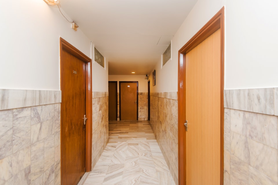 OYO Hotel Palkhee Near Phoenix Marketcity, Mumbai Wadala-Chembur-Mankhurd, Mumbai