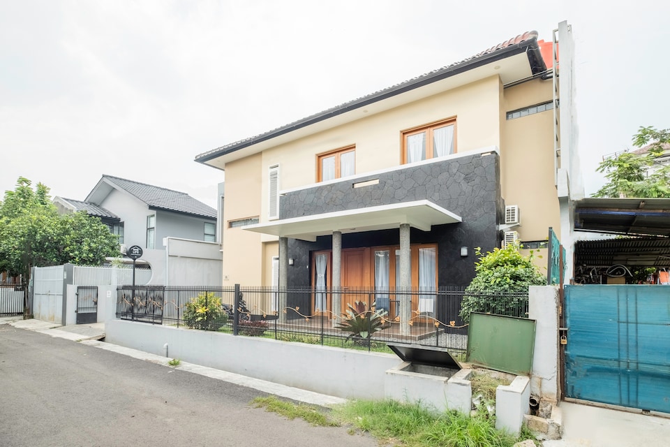 OYO Life azalia residence, Bandung, Bandung