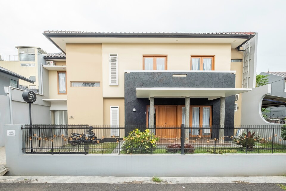 OYO Life azalia residence, Bandung, Bandung