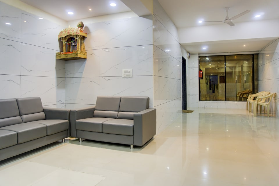 Hotel O Laxmi Kuber, Textile Market Surat, Surat