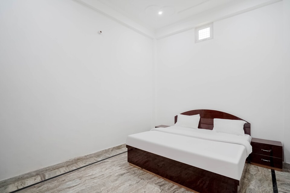 SPOT ON Trishan Rooms, Etawah, Etawah