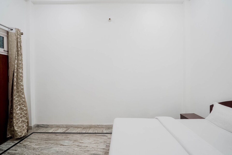 SPOT ON Trishan Rooms, Etawah, Etawah