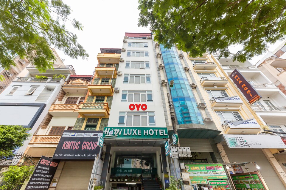 OYO 1136 Ha Vi Luxe Hotel, Cau Giay, Hanoi
