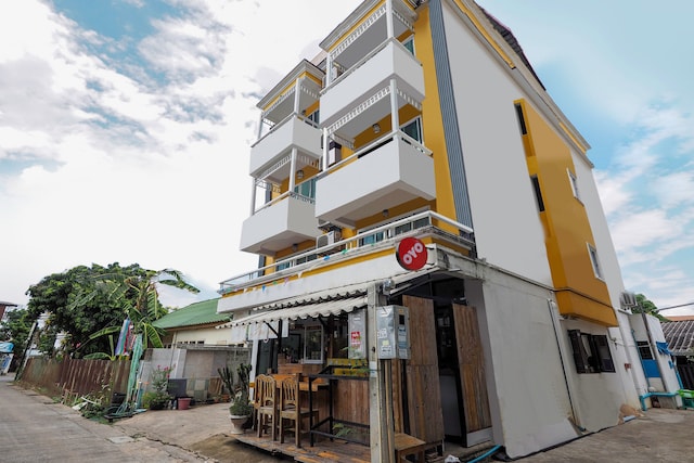 OYO 983 The Private Hotel