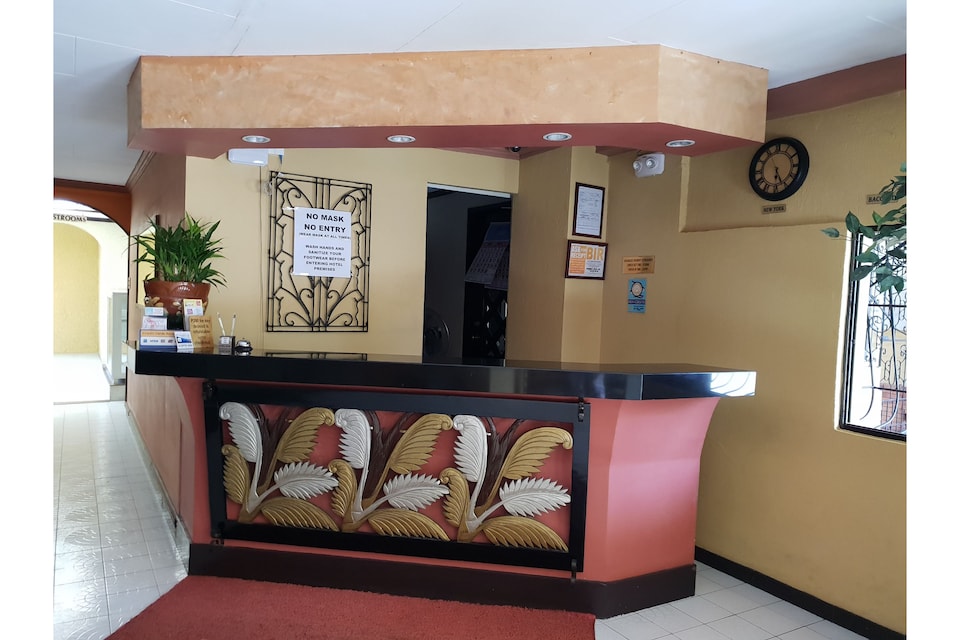 OYO 631 Saltimboca Tourist In , Bacolod City, Bacolod
