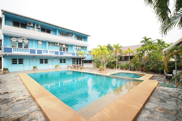 OYO 1004 Naklua Mansion