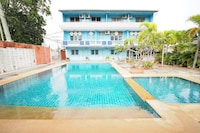 OYO 1004 Naklua Mansion