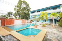 OYO 1004 Naklua Mansion