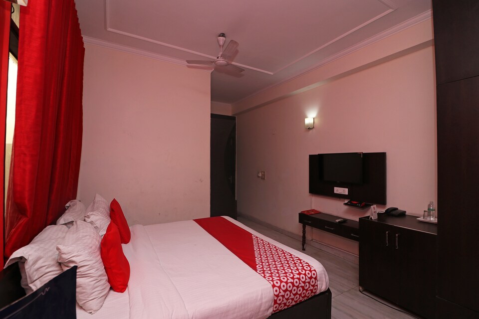 OYO 73431 Hotel Sikarwar Palace And Restaurant, Corporate Complex, Agra