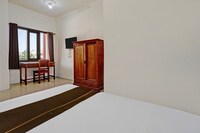 Hotel O near UNISLA formerly Homestay Bougenville 