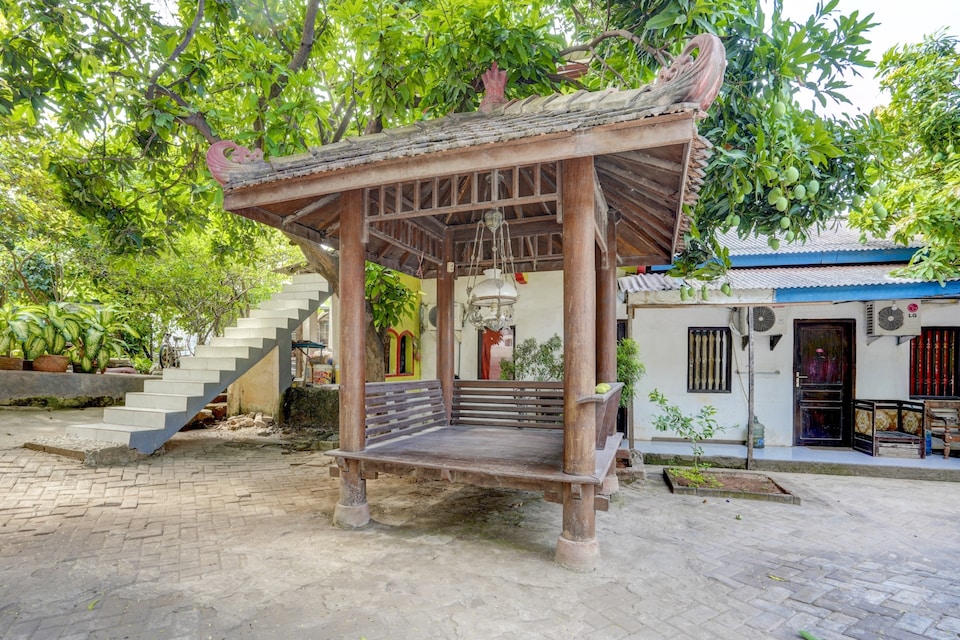 OYO 3710 Izzi Hotel, Paciran, Lamongan