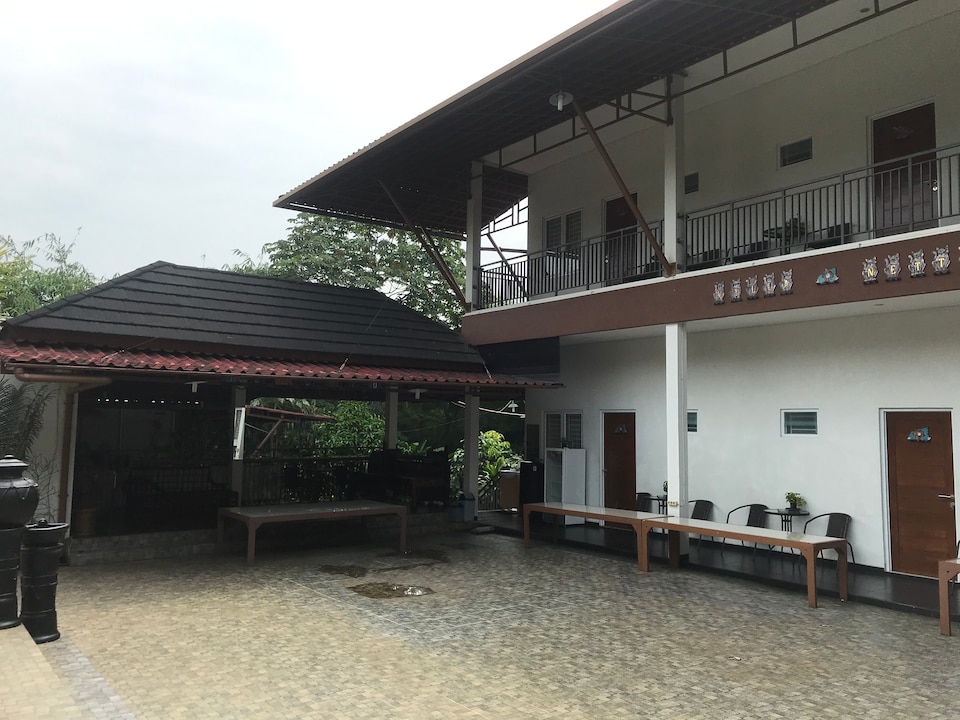 OYO 3711 Netty’s Mansion, Bogor Cibinong, Kabupaten Bogor
