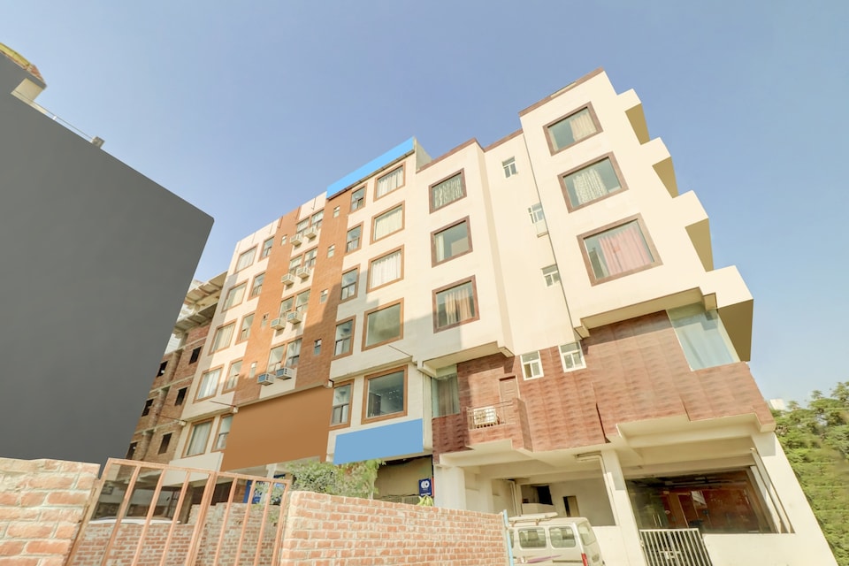 Capital O 73469 Hotel Libet, Noida Expressway SEZ, Noida