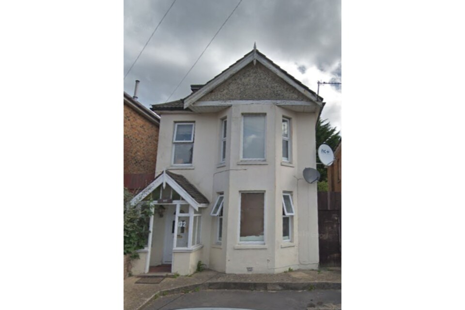 OYO LBH 132 (Hankinson Road), Bournemouth, Bournemouth