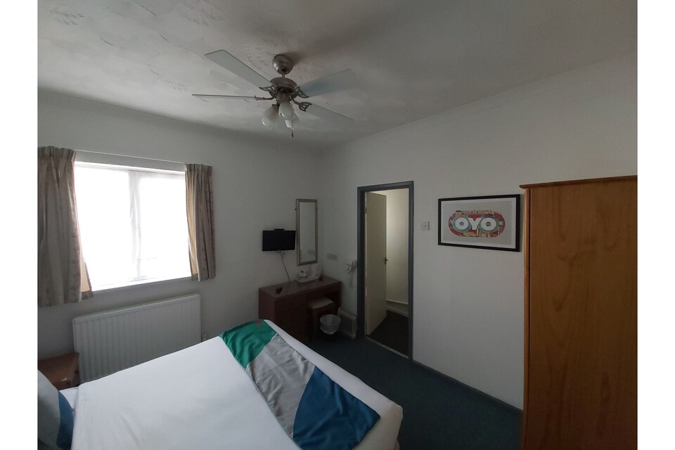 OYO LBH 132 (Hankinson Road), Bournemouth, Bournemouth