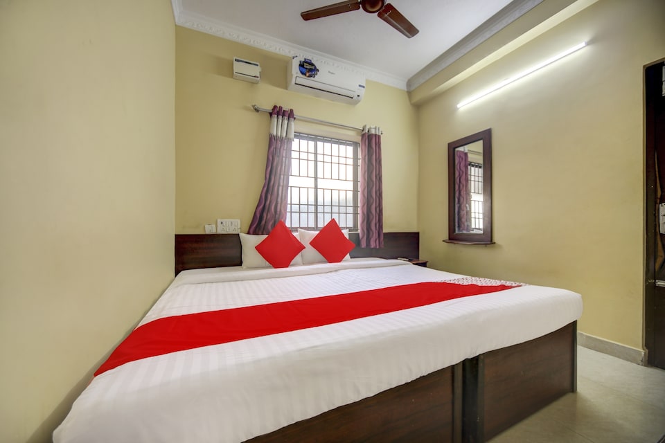SPOT ON 73481 Tamil Guest House, Koyambedu Chennai, Chennai