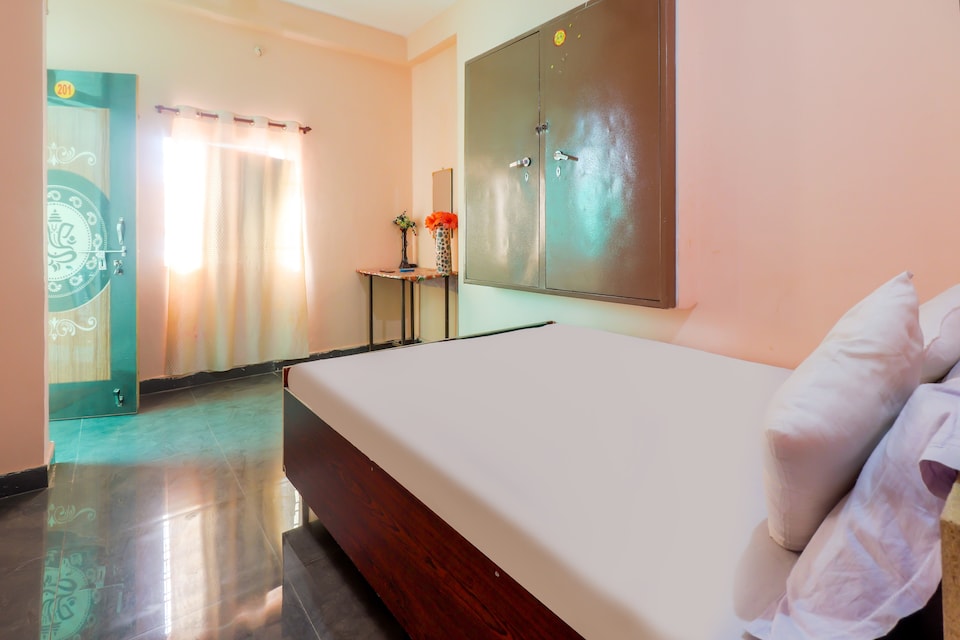 Hotel O Shri Vinayak Guest House, Gwalior, Gwalior