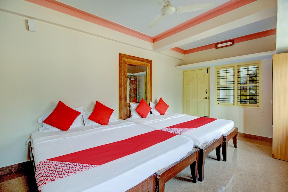 OYO Flagship 73564 Ss Lodge, Madikeri, Coorg