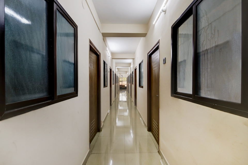 SPOT ON 73621 srinivasa boarding and lodging, Nagarbhavi Bangalore, Bangalore