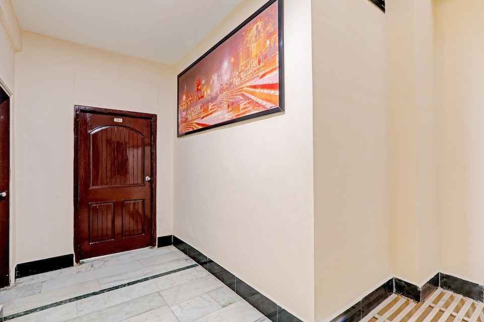 OYO Flagship 73630 Hotel Riz, Cantonment, Varanasi