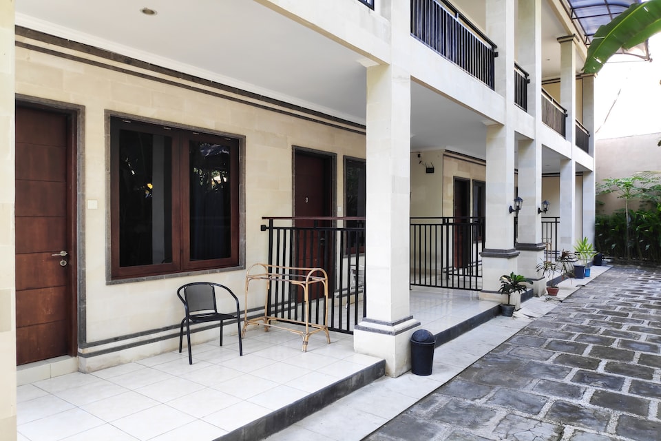 OYO 3732 Costa Kuta, Jimbaran, Bali