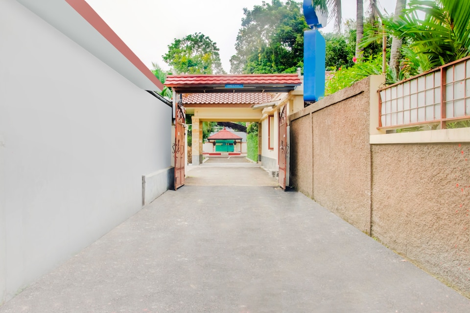 OYO 3734 Ramboe Ranca, Ciputat, Tangerang