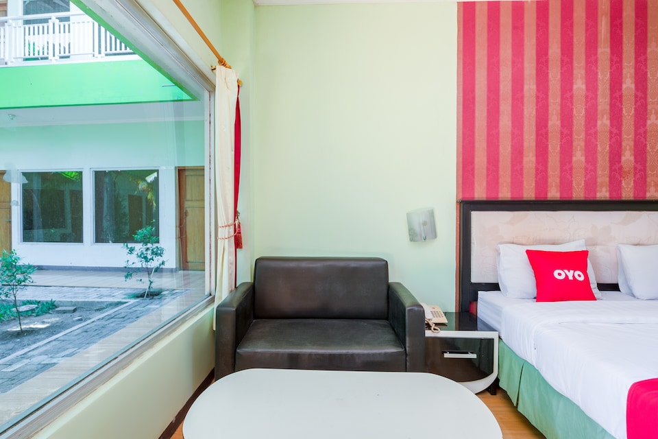 OYO 3749 Hotel Global Inn Syariah, Juanda, Sidoarjo