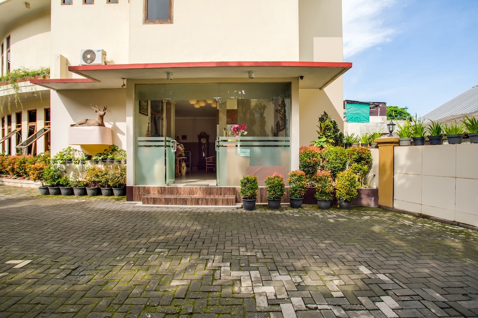 OYO 3756 Pilatus Hotel Bandung, Sarijadi, Bandung