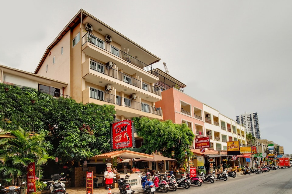 OYO 1027 Patumnak Beach Guesthouse , Phra Tamnak Mountain P1, Pattaya