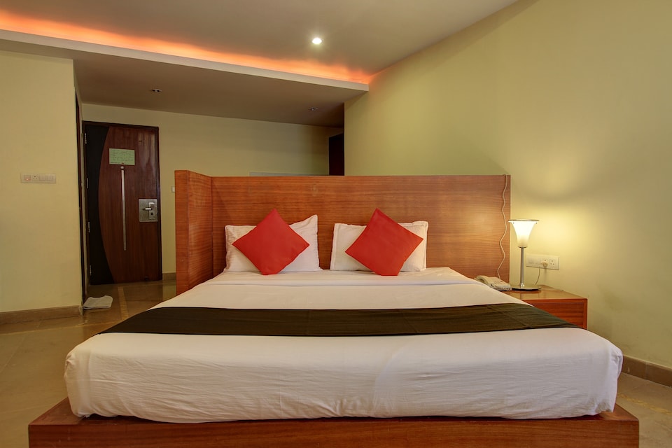Capital O 73748 Hotel Walk Inn, Charbagh Lucknow, Lucknow