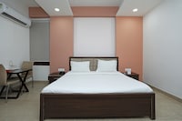 SPOT ON 73780 Hotel Pravin