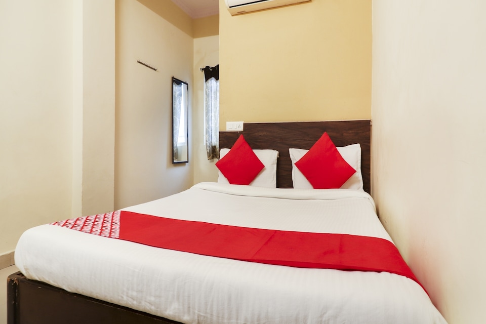 HOTEL O SAI PARIWAR HOTEL, Himayatnagar-Kachiguda, Hyderabad