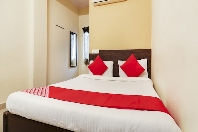 HOTEL O SAI PARIWAR HOTEL