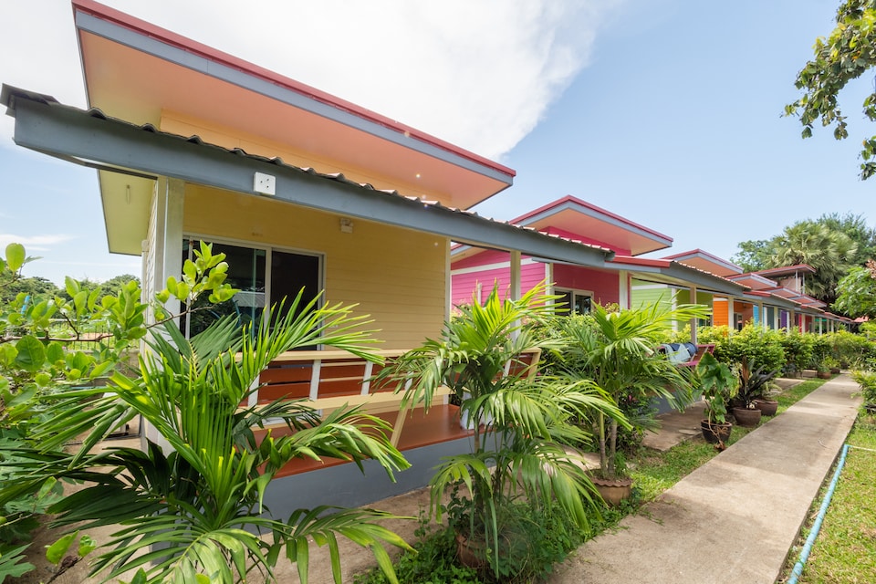 OYO 1035 Binlahdong Resort , Outer Sattahip P2, Chonburi