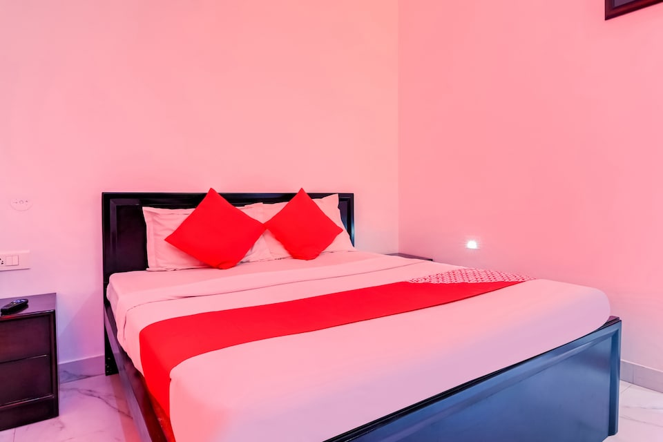 OYO Hotel Padmini Palace, Sikar Road Jaipur, Jaipur