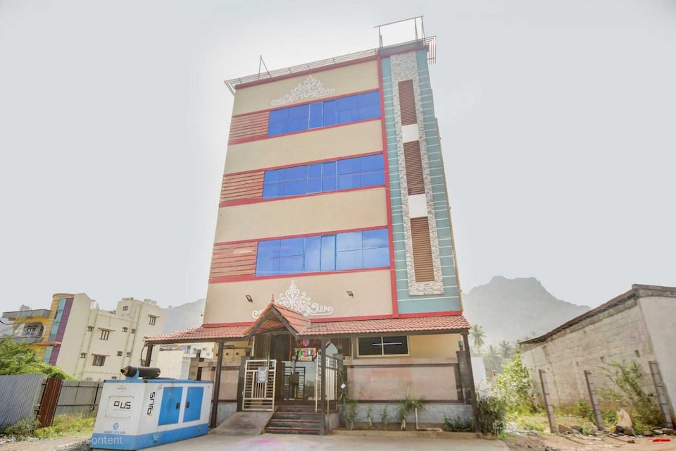 OYO 73817 green park, Vellore City, Vellore