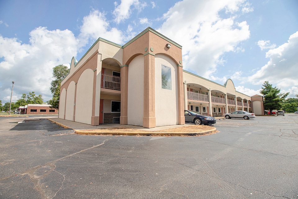 Hotel O Daylight Inn Elkhart I-90, IN, Elkhart IN, Elkhart IN