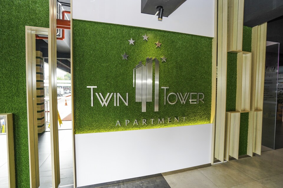 Collection O 29 Twin Tower, Genteng, Surabaya