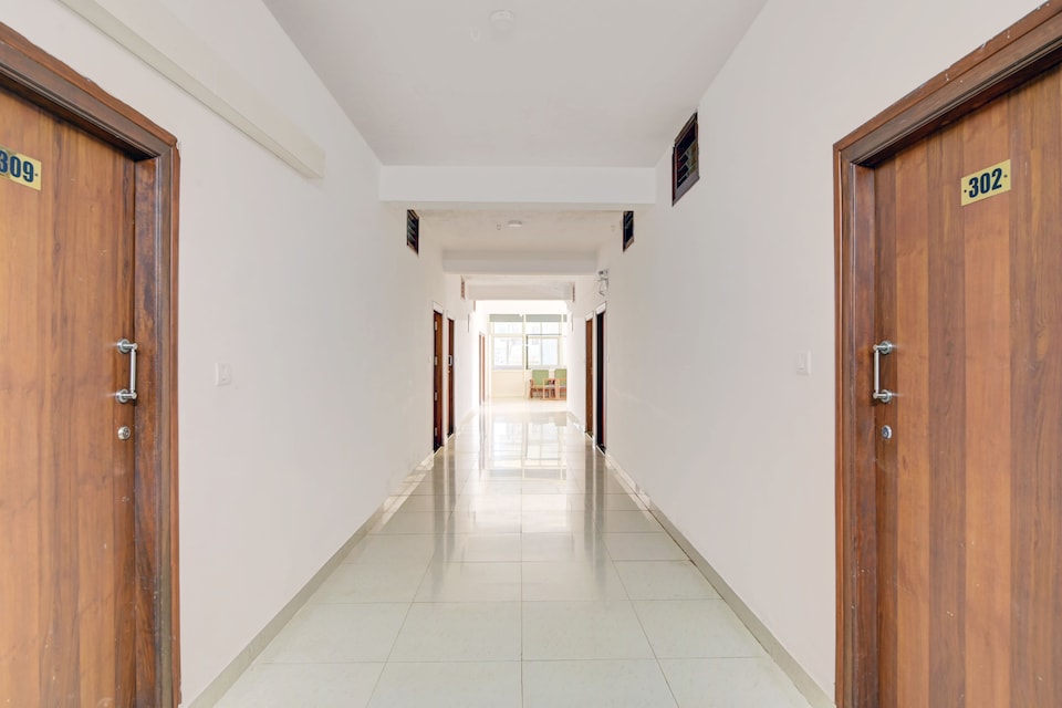 Super Collection O Madikeri City Center Near KSRTC Bus Stand Coorg Formerly Hotel Ragsys, Madikeri-II, Coorg