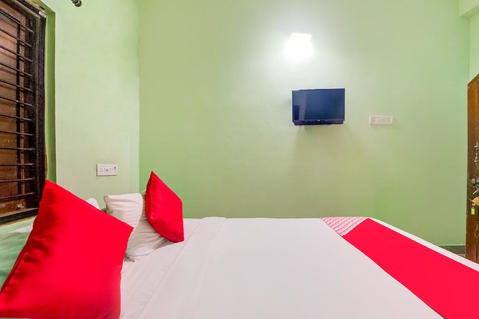 OYO 73892 Hotel Sea Moon Inn, Beach Road Visakhapatnam, Visakhapatnam