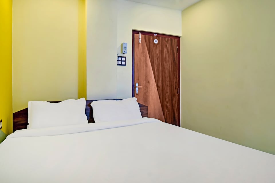 OYO Flagship 73919 Dharapur Inn, ISBT Guwahati, Guwahati