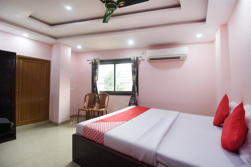 Hotel O Galaxy, Ruby Hospital Kolkata, Kolkata