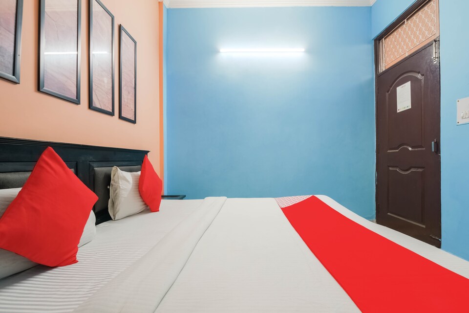 OYO 73930 Silver Tree , Dwarka Delhi, Delhi